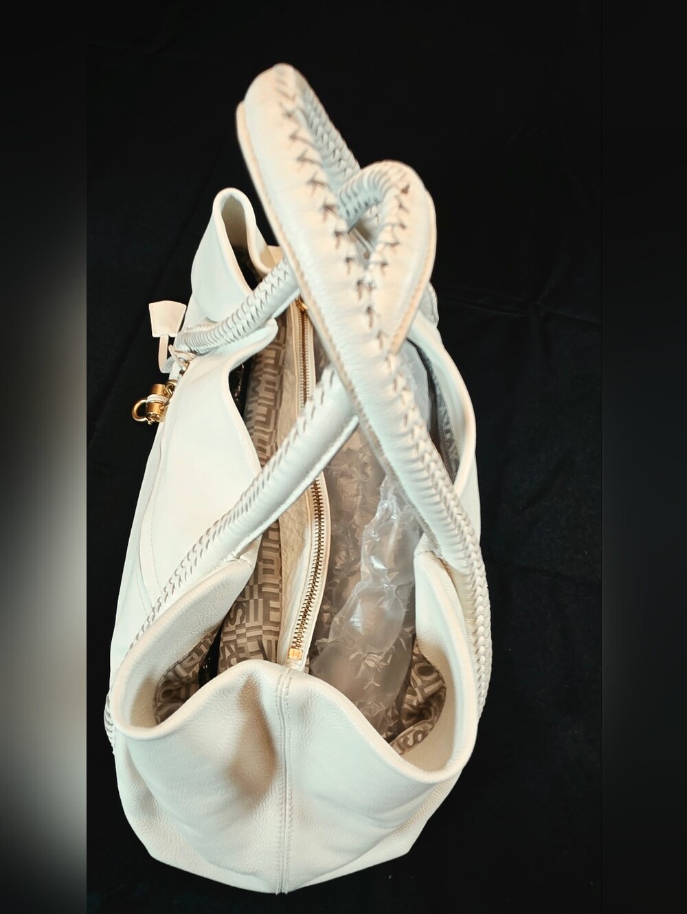 Salvatore Ferragamo White Soft Leather Shoulder Bag. Beautiful braided straps. - Picture 16 of 16